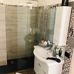 Tenuta Legnate-lake Maggiore, Mxp, Leonardo Accademy 3*