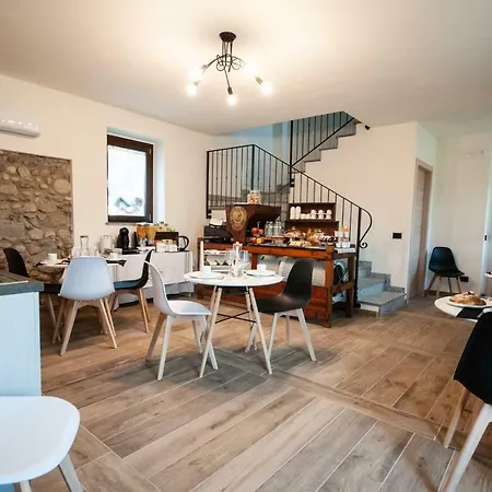 Tenuta Legnate-lake Maggiore, Mxp, Leonardo Accademy Sesto Calende