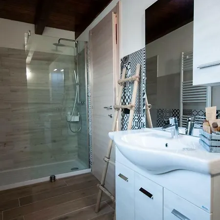 Tenuta Legnate-lake Maggiore, Mxp, Leonardo Accademy Couette-café 3*