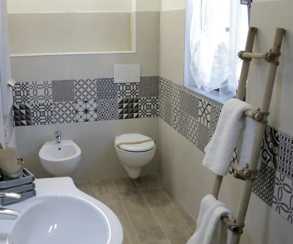 Tenuta Legnate-lake Maggiore, Mxp, Leonardo Accademy Bed & Breakfast Sesto Calende